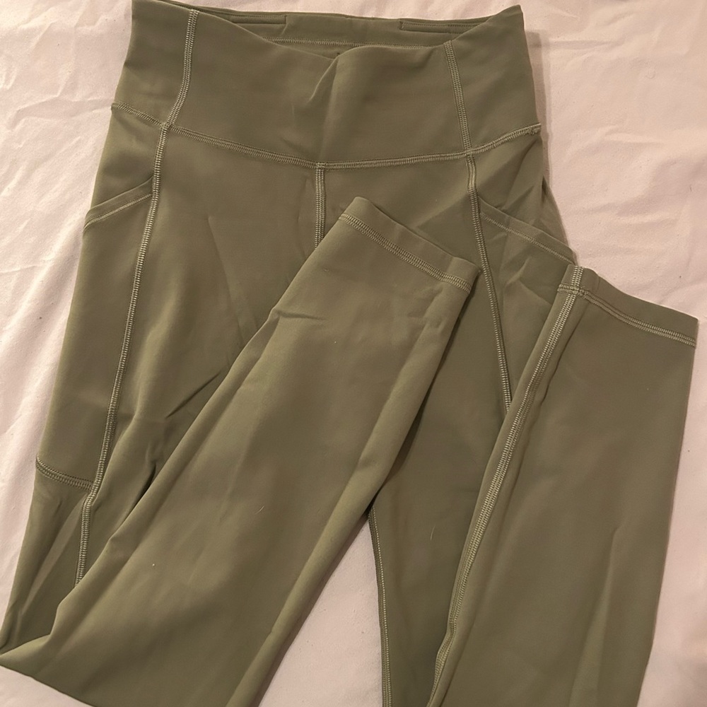 Green leggings